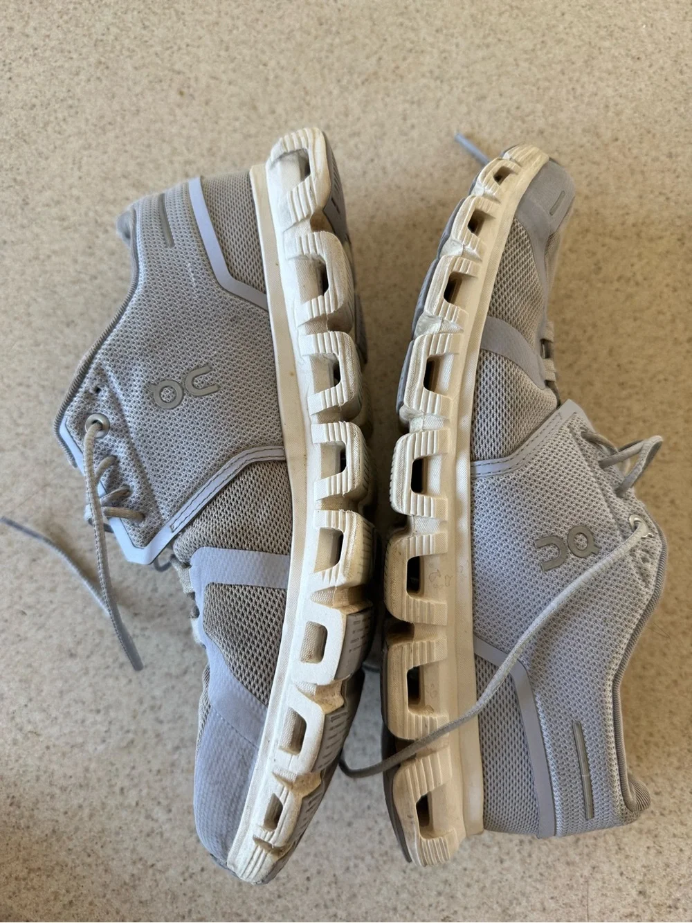 On Running Cloud Sneakers in Light Gray